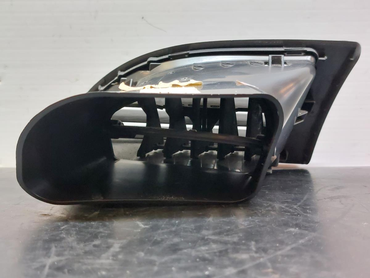 Difusor / salida de aire RENAULT Megane III (BZ0_) Imagem-4