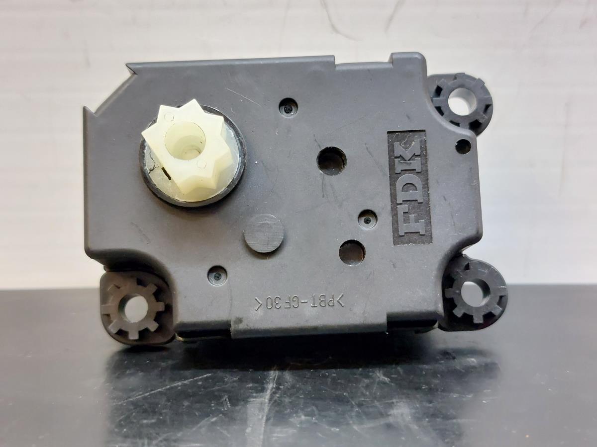 Motor del compuerta de la calefacción RENAULT Megane III (BZ0_) Imagem-2