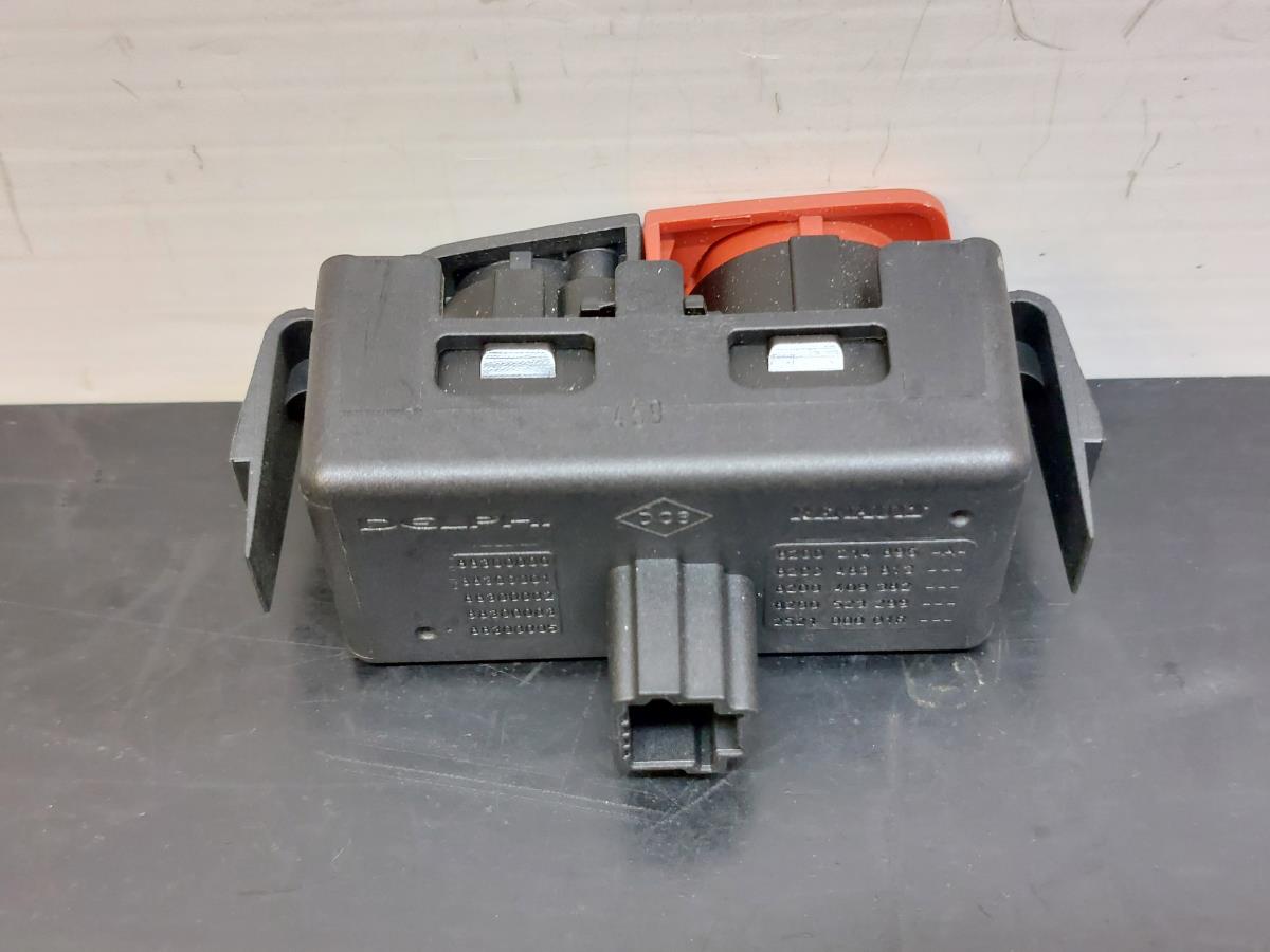 Botón / interruptor de 4 intermitentes RENAULT Megane III (BZ0_) Imagem-1