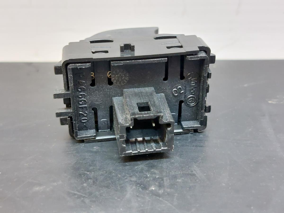 Right Front window control RENAULT Megane III (BZ0_) Imagem-2