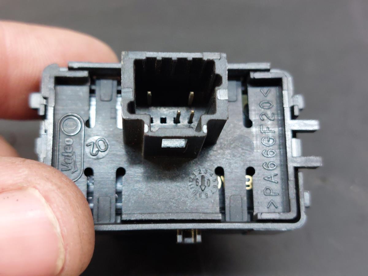 Right Front window control RENAULT Megane III (BZ0_) Imagem-3