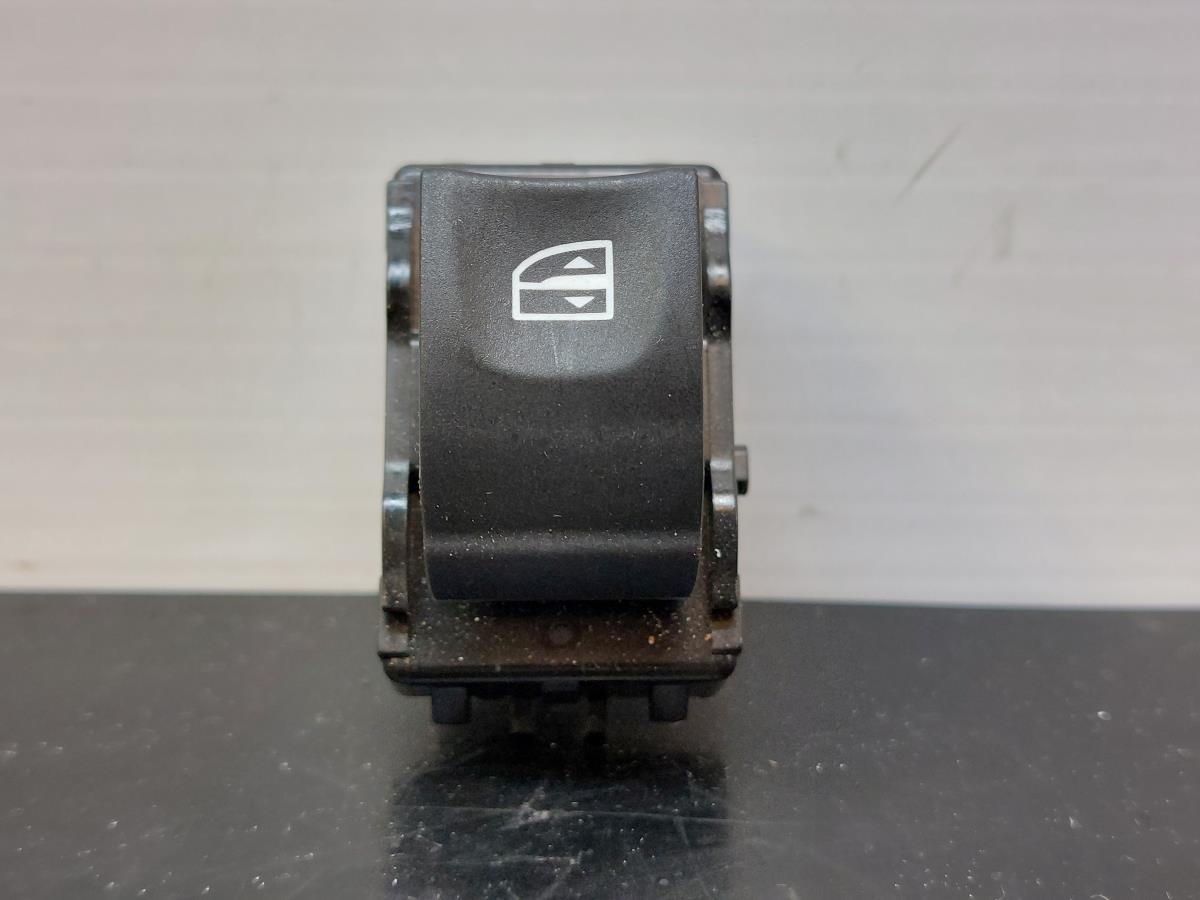 Right Front window control RENAULT Megane III (BZ0_)