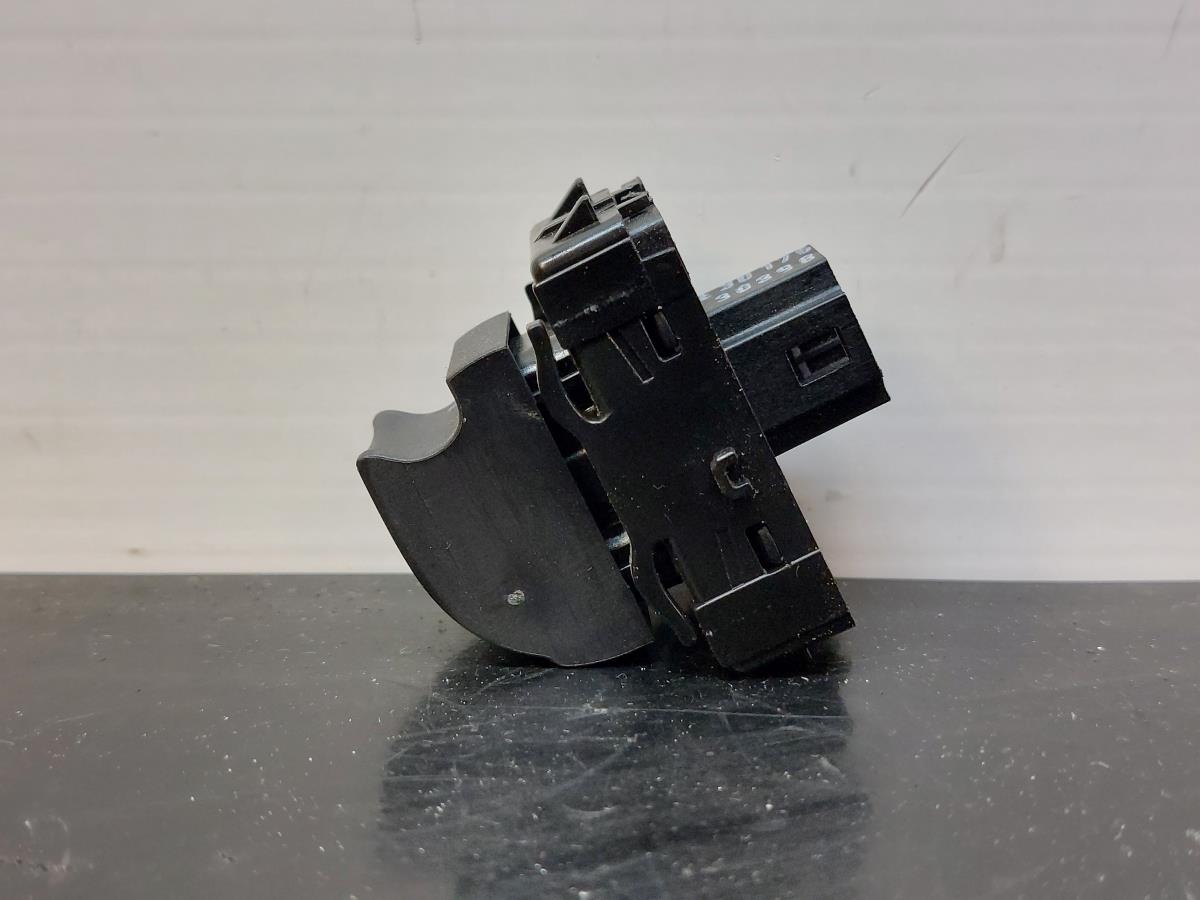 Right Front window control RENAULT Megane III (BZ0_) Imagem-1