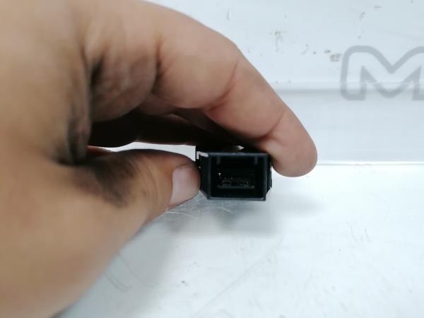 Módulo USB / AUX / IPOD MITSUBISHI Outlander III (GG_W, GF_W, ZI) Imagem-1