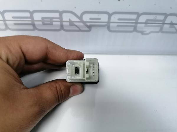 Módulo USB / AUX / IPOD OPEL Adam (M13) Imagem-1