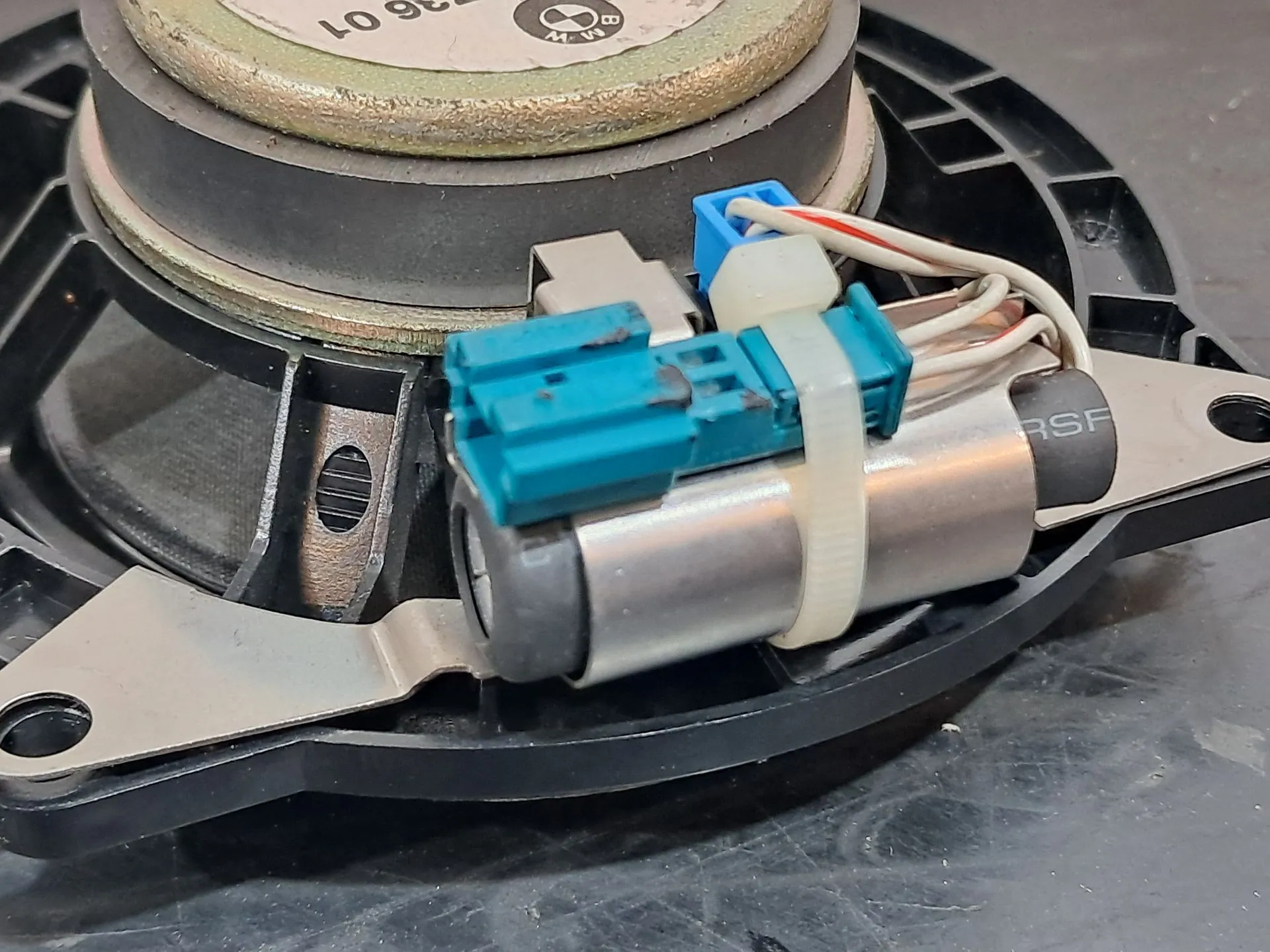 Colonne de son BMW 3 (E90) Imagem-5