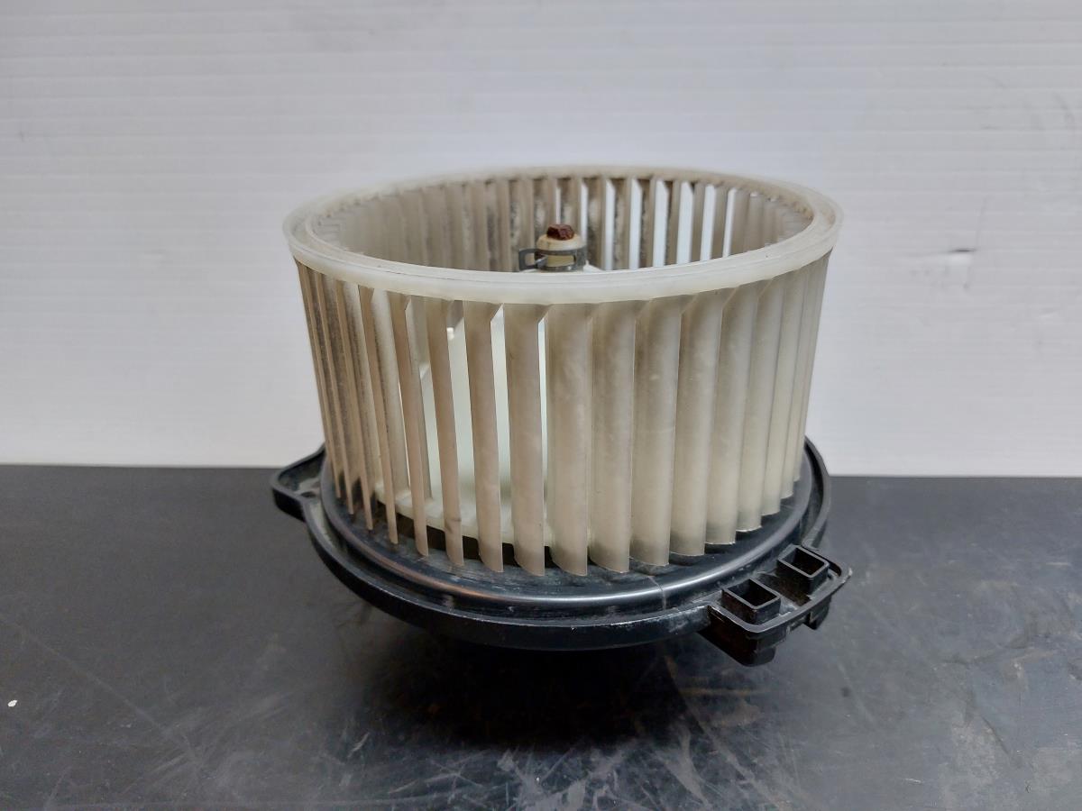 Ventola riscaldamento / Ventilatore abitacolo TOYOTA Avensis Sedan (_T22_)