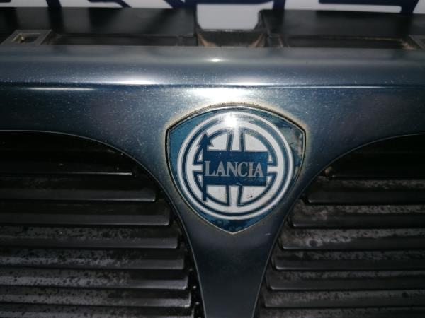 Rejilla delantera LANCIA Prisma (831_) Imagem-1