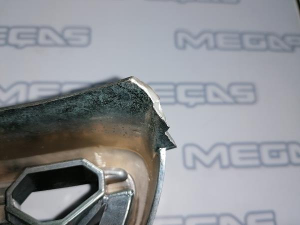 Front grille TOYOTA Corolla Hatchback (_E12_) Imagem-2