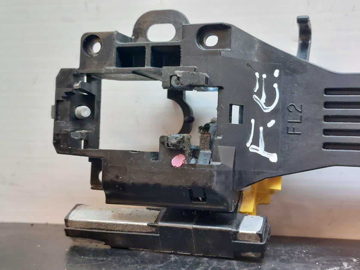 Supporto maniglia porta anteriore sinistra TOYOTA Avensis Wagon (_T27_) Imagem-2