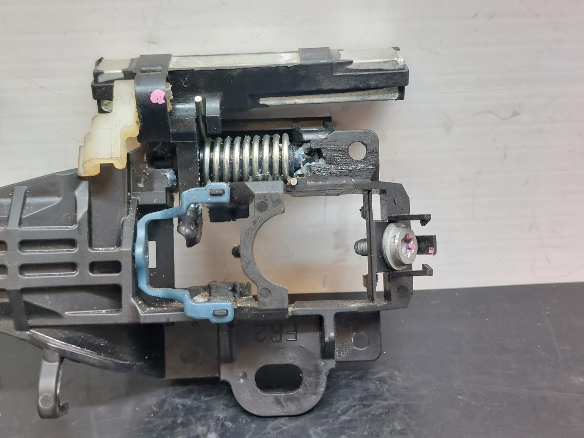 Supporto maniglia porta anteriore destra TOYOTA Avensis Wagon (_T27_) Imagem-4