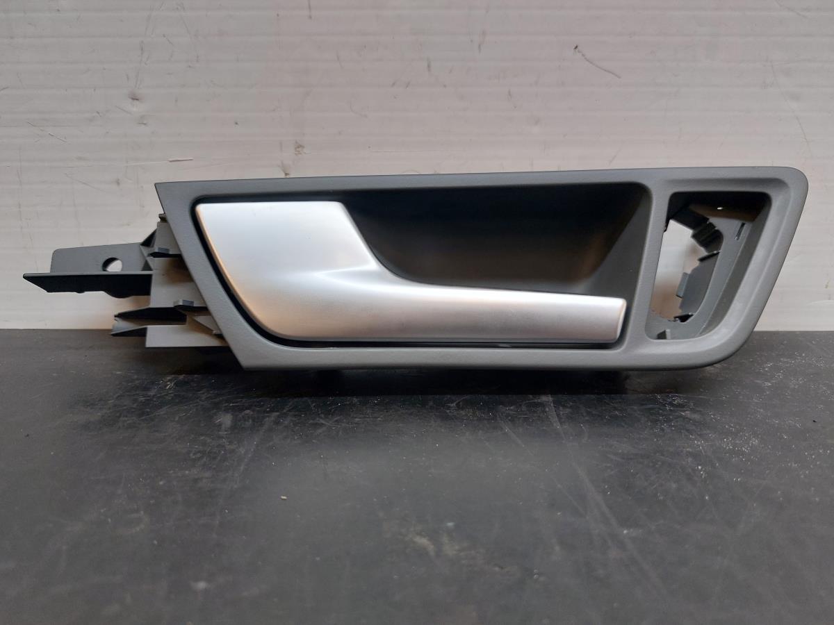 Puxador interior porta trás esquerdo AUDI Q5 (8R)