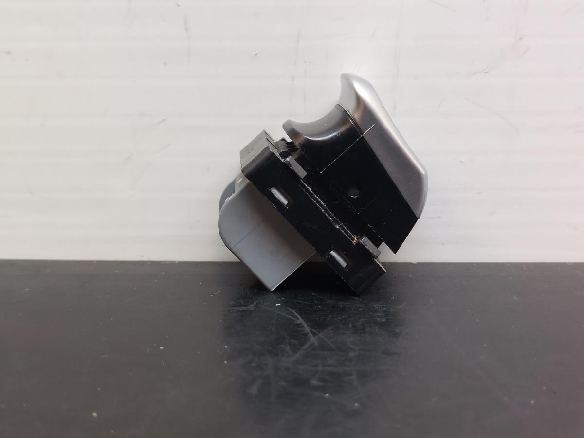 Commande / interrupteur lève-vitre Avant Droite AUDI Q5 (8R) Imagem-2
