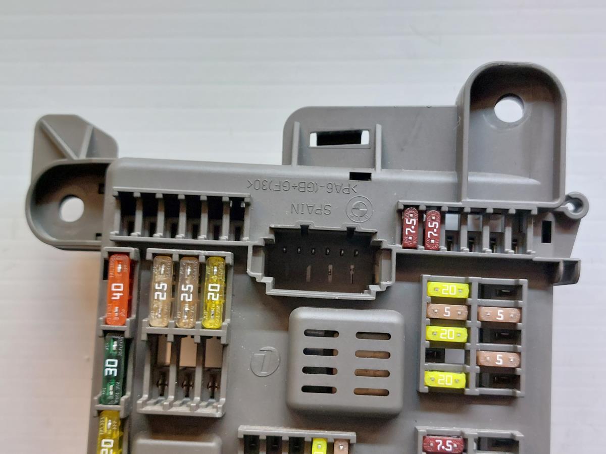 Caixa fusíveis da bateria BMW X5 (E70) Imagem-3