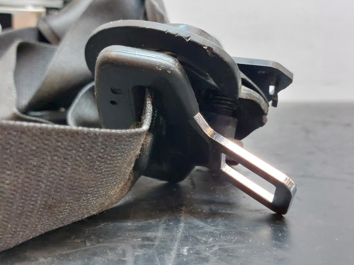Left rear seatbelt pretensioner BMW X5 (E70) Imagem-2