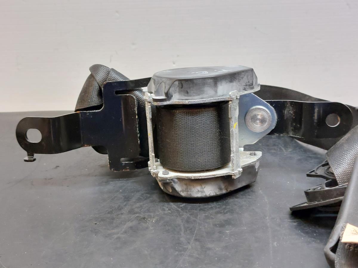 Left rear seatbelt pretensioner BMW X5 (E70) Imagem-4