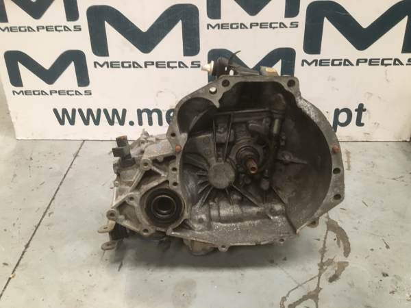 Caixa de velocidades manual NISSAN Primera Sedan (P10)