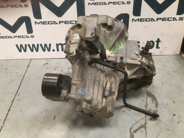 Caixa de velocidades manual NISSAN Primera Sedan (P10) Imagem-1