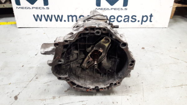 Caixa de velocidades manual VOLKSWAGEN Passat (3B2)