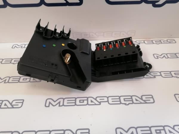 Caixa fusíveis da bateria MERCEDES-BENZ CLS (C219)