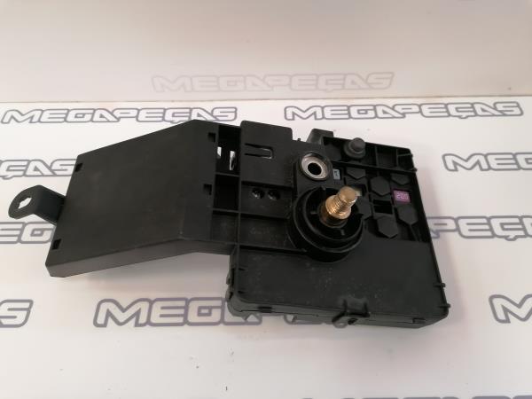 Caixa fusíveis da bateria MERCEDES-BENZ CLS (C219) Imagem-4