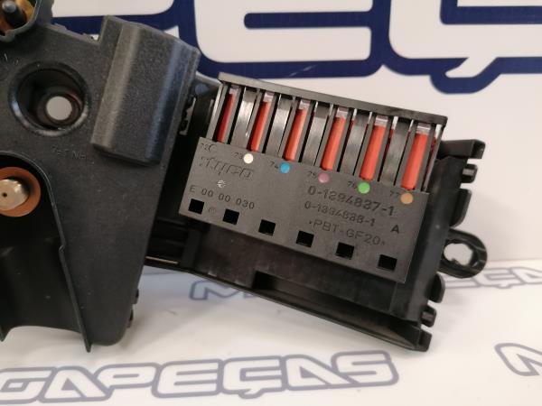 Caixa fusíveis da bateria MERCEDES-BENZ CLS (C219) Imagem-2