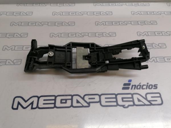 Left front door handle support MERCEDES-BENZ CLS (C219)