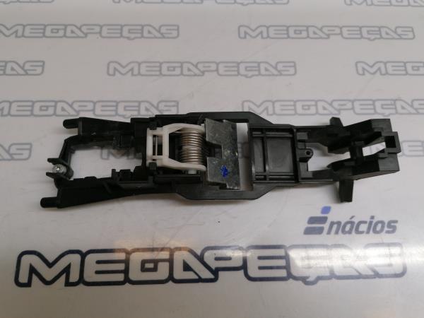 Right front door handle support MERCEDES-BENZ CLS (C219) Imagem-2
