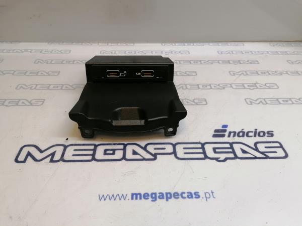 Módulo USB / AUX / IPOD MERCEDES-BENZ Classe A (W176)