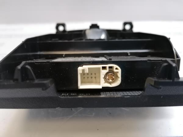 Módulo USB / AUX / IPOD MERCEDES-BENZ Classe A (W176) Imagem-3