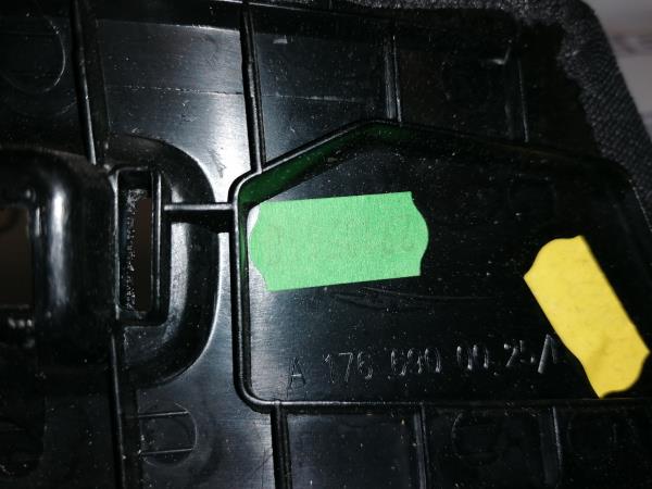 Plástico genérico MERCEDES-BENZ Classe A (W176) Imagem-1