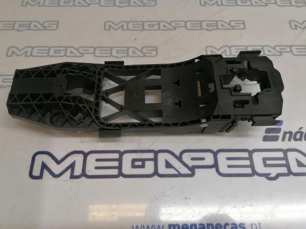 Suporte puxador porta frente direito SKODA Octavia III Break (5E5) Imagem-1