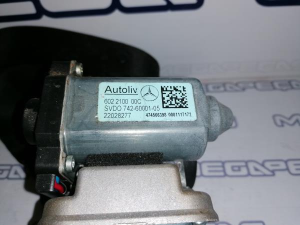 Left front seatbelt pretensioner MERCEDES-BENZ CLS (C219) Imagem-1