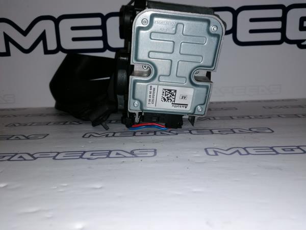 Left front seatbelt pretensioner MERCEDES-BENZ CLS (C219) Imagem-2