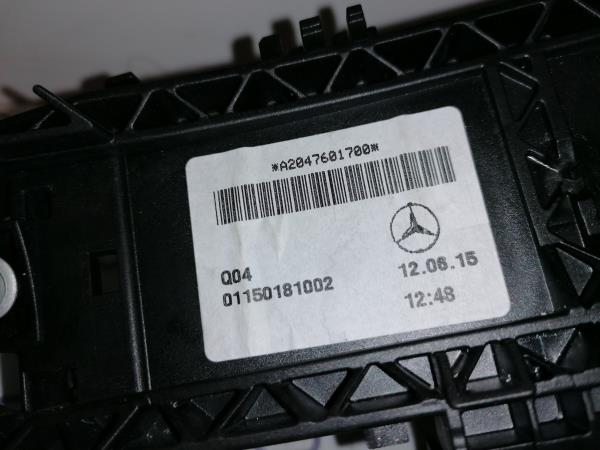 Left front door handle support MERCEDES-BENZ Classe A (W176) Imagem-1