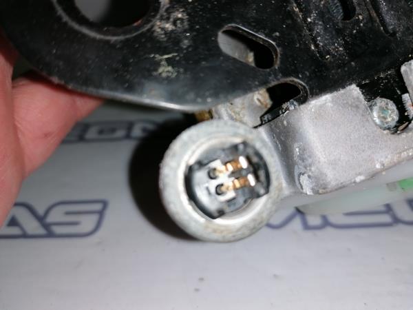 Right front seatbelt pretensioner TOYOTA Corolla Hatchback (_E12_) Imagem-2