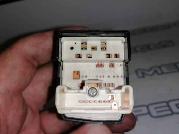 Mirror control TOYOTA Corolla Hatchback (_E12_) Imagem-2