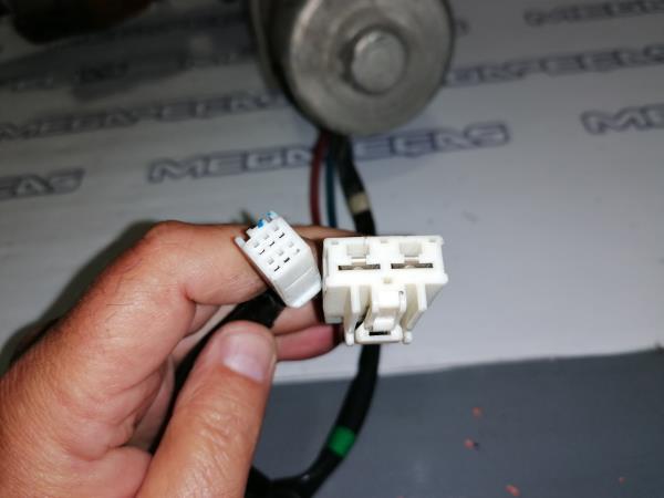 Steering column TOYOTA Corolla Hatchback (_E12_) Imagem-4