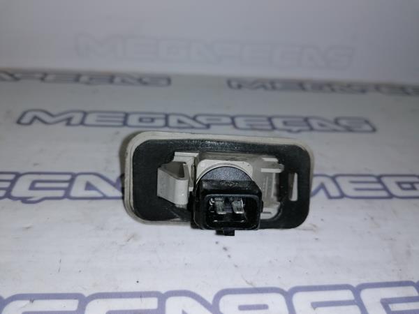 License plate light TOYOTA Corolla Hatchback (_E12_) Imagem-1
