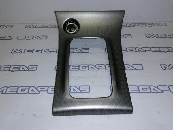 Dashboard trim TOYOTA Corolla Hatchback (_E12_) Imagem-1