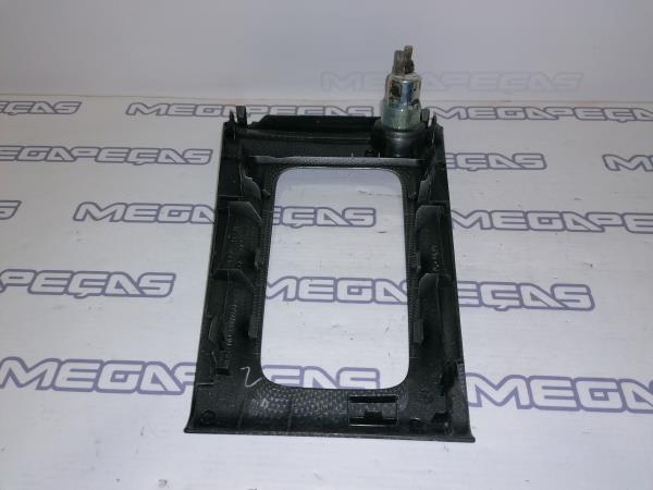 Dashboard trim TOYOTA Corolla Hatchback (_E12_) Imagem-2