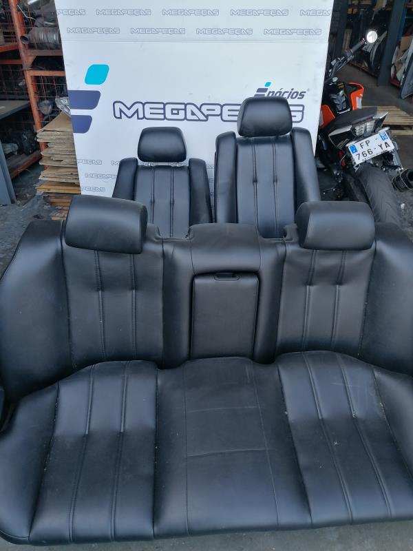 Conjunto de bancos BMW 7 (E32)