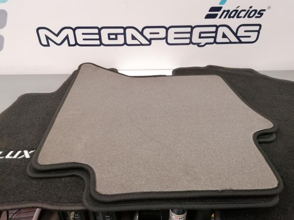 Tapetes TOYOTA Hilux VIII Pick Up (_N12_, _N13_) | 2015 - 2025 Imagem-1