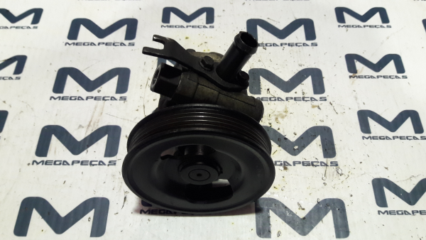 Bomba de dirección KIA Carnival I (UP)