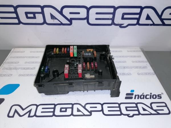 Caixa fusíveis da bateria VOLKSWAGEN Scirocco (137, 138)