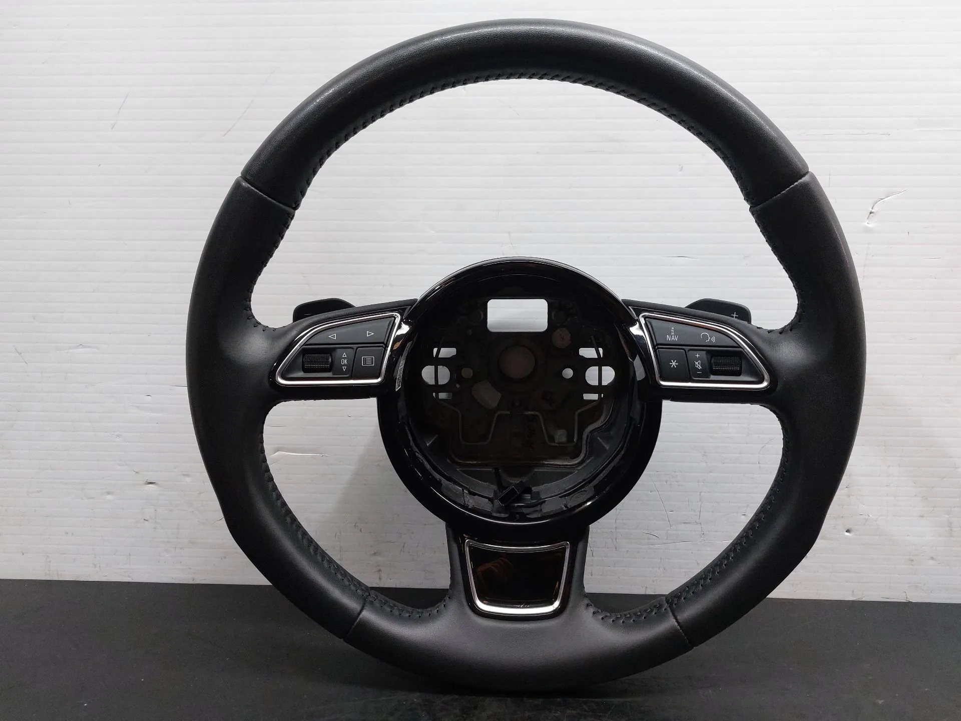 Volante de dirección AUDI A6 Avant (4G5, 4GD, C7)