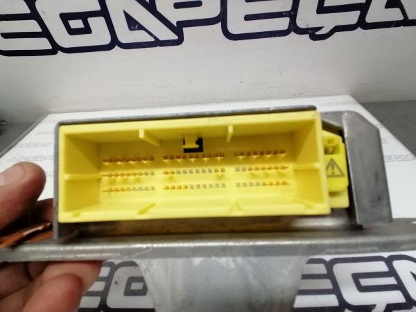 Centralita airbag SUBARU Impreza Hatchback (GR, GH, G3) Imagem-1