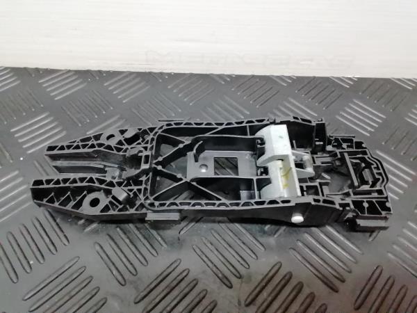 Soporte Manija puerta Trasera Izquierda VOLKSWAGEN Golf VII (5G1, BQ1, BE1, BE2) Imagem-2