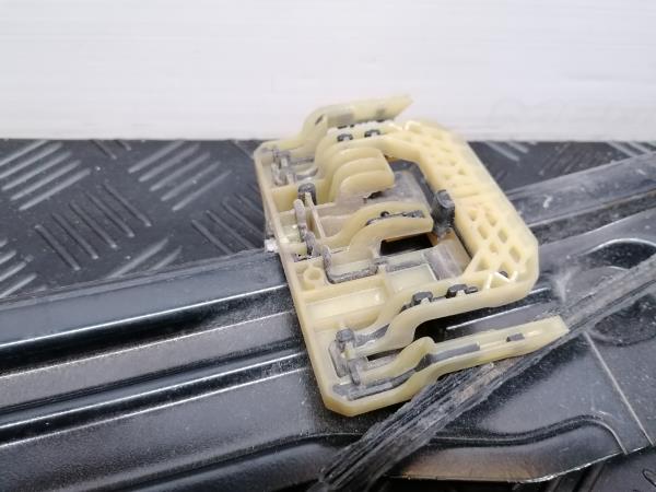 Alzavetro anteriore sinistro BMW 5 (F10) Imagem-3