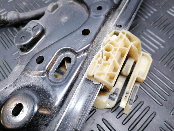 Alzavetro anteriore sinistro BMW 5 (F10) Imagem-2